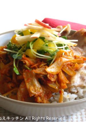 リンゴでやさしい豚キムチ丼-レシピのメイン写真