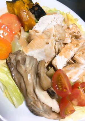 ヘルシーで満足！胡麻味噌鶏サラダ♡-レシピのメイン写真