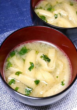 簡単！春菊とお揚げのお味噌汁-レシピのメイン写真