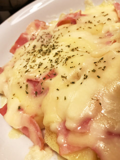 【簡単】じゃがいもとベーコンのチーズ焼き-レシピのメイン写真