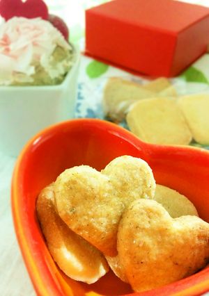 甘い物が苦手な彼に♡トマトハーブクッキー-レシピのメイン写真