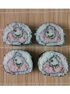 水口かんぴょうで必勝!だるま飾り巻き寿司-レシピのメイン写真