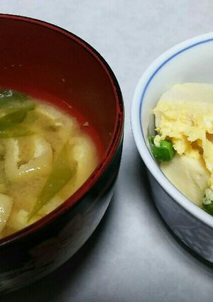 エンドウ豆のさやと薄揚げの味噌汁-レシピのメイン写真