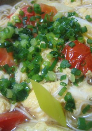 やけど注意！色鮮やか☆トマト卵にゅうめん-レシピのメイン写真