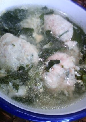 モロヘイヤと鶏団子の中華スープ♪♫♬-レシピのメイン写真