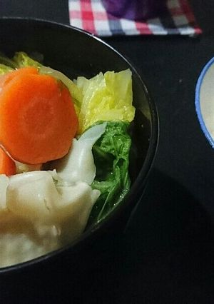 コンソメ餃子野菜カニつみれ鍋-レシピのメイン写真