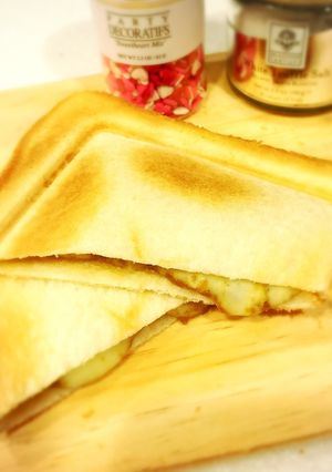 カレーの残りで。チーズカレーホットサンド-レシピのメイン写真