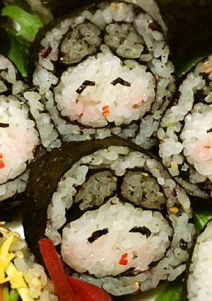 お多福さん デコ飾り巻き寿司-レシピのメイン写真