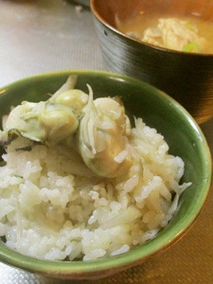 ふっくら美味しい♪牡蠣の炊き込みご飯-レシピのメイン写真