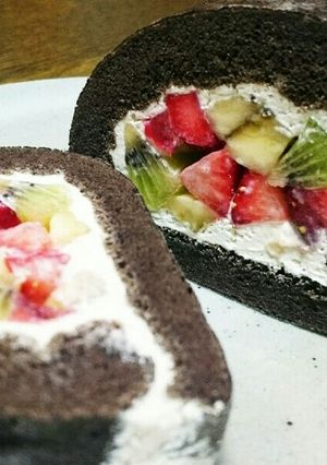 ココア生地でフルーツロールケーキ♡-レシピのメイン写真