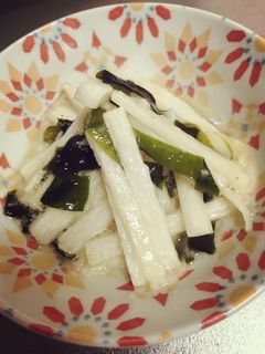 簡単長芋とワカメの青じそ和え-レシピのメイン写真