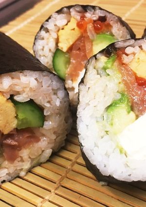 デパ地下風いくら&クリームチーズ 太巻き-レシピのメイン写真