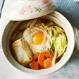 めんつゆとあるものだけで簡単★鍋焼うどん