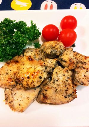簡単✳鶏むね肉のハーブソテー✳お弁当にも-レシピのメイン写真