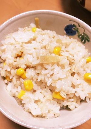 Wもちもち♪コーンと生姜の炊き込みご飯♡-レシピのメイン写真