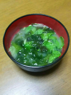 レタスとわかめのお味噌汁-レシピのメイン写真