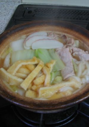100均土鍋と鍋キューブde鍋焼きうどん-レシピのメイン写真