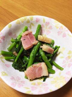 チョー簡単 アスパラ菜とベーコンの炒め物-レシピのメイン写真