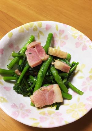 チョー簡単 アスパラ菜とベーコンの炒め物-レシピのメイン写真