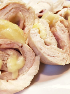 レンジで♡鶏胸肉のチーズハムロール❁*+-レシピのメイン写真
