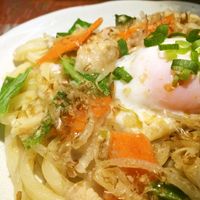 基本からアレンジまで！思わずつくりたくなる「冷凍うどん 温玉