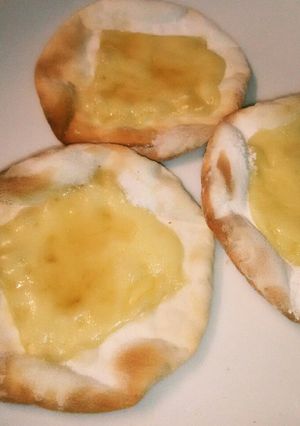 簡単3分おやつ♪餃子の皮でハチミツピザ-レシピのメイン写真