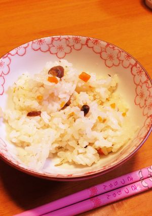 3歳児完食!塩昆布と白だしで炊き込みご飯-レシピのメイン写真