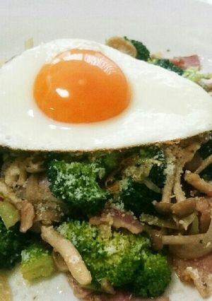 簡単!ブロッコリとベーコンのホットサラダ-レシピのメイン写真