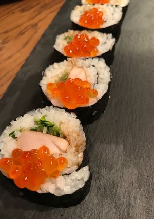 燻製中トロの漬けとイクラの巻き寿司-レシピのメイン写真