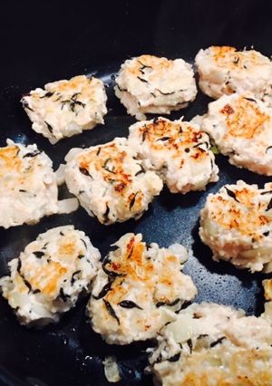 鶏ひき肉とひじきのつくね焼き-レシピのメイン写真