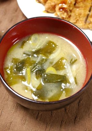 だれでも簡単！基本の葱とわかめの味噌汁-レシピのメイン写真