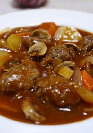 牛切り落とし肉を使ってビーフシチュー -レシピのメイン写真