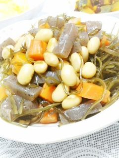 副菜*切り昆布と大豆の炒め煮(昆布つゆ)-レシピのメイン写真