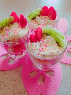 ひな祭りに♪ カラフルなミニパフェ!-レシピのメイン写真