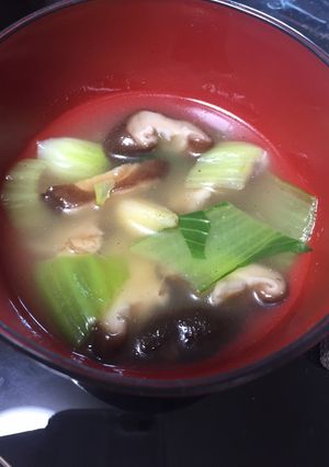 ちんげん菜としいたけのニンニクスープ-レシピのメイン写真