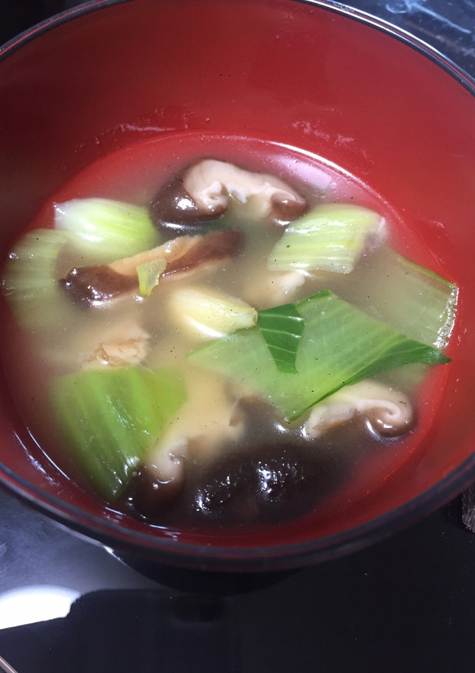 ちんげん菜としいたけのニンニクスープ-レシピのメイン写真