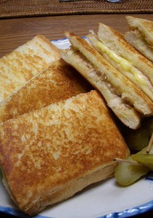 休日のブランチには、やはりホットサンド-レシピのメイン写真