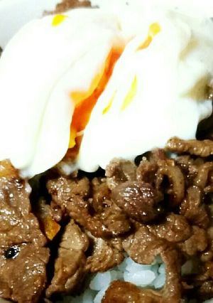 すぐ出来る☆ポーチドエッグのせ牛焼肉丼♡-レシピのメイン写真