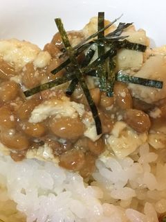 キッコーマン「すきやき肉豆腐」と納豆ご飯-レシピのメイン写真