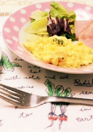 スクランブルエッグの朝食-レシピのメイン写真