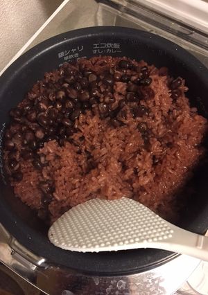 真っ赤な赤飯 炊飯器で前日の用意不要！-レシピのメイン写真