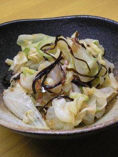 簡単でおいしい!キャベツと塩昆布の酢の物-レシピのメイン写真