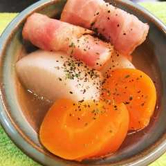 รูปของ 大根 人参 ベーコンのコンソメ煮
