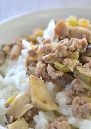 ご飯にぴったり！しいたけとねぎの肉そぼろ-レシピのメイン写真