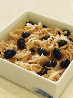 簡単!煎り黒豆と切干し大根の和え物-レシピのメイン写真