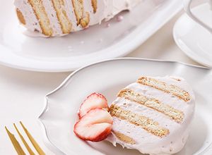 いちごホイップマリームのビスケットケーキ-レシピのメイン写真