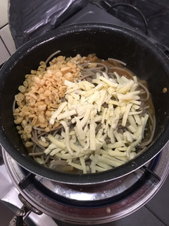 余ったキムチ鍋でキムチーズ蕎麦-レシピのメイン写真