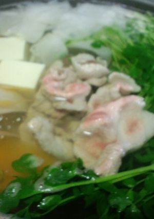 シンプル豆苗の簡単お鍋♪-レシピのメイン写真