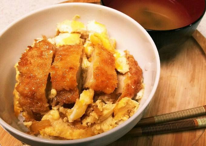 レンジで簡単～おひとり様カツ丼 by まるんくん 【クックパッド】 簡単おいしいみんなのレシピが392万品