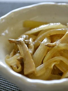 常備菜に!玉ねぎとヒラタケのにんにく炒め-レシピのメイン写真